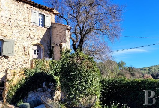 character properties France provence cote dazur   - 5