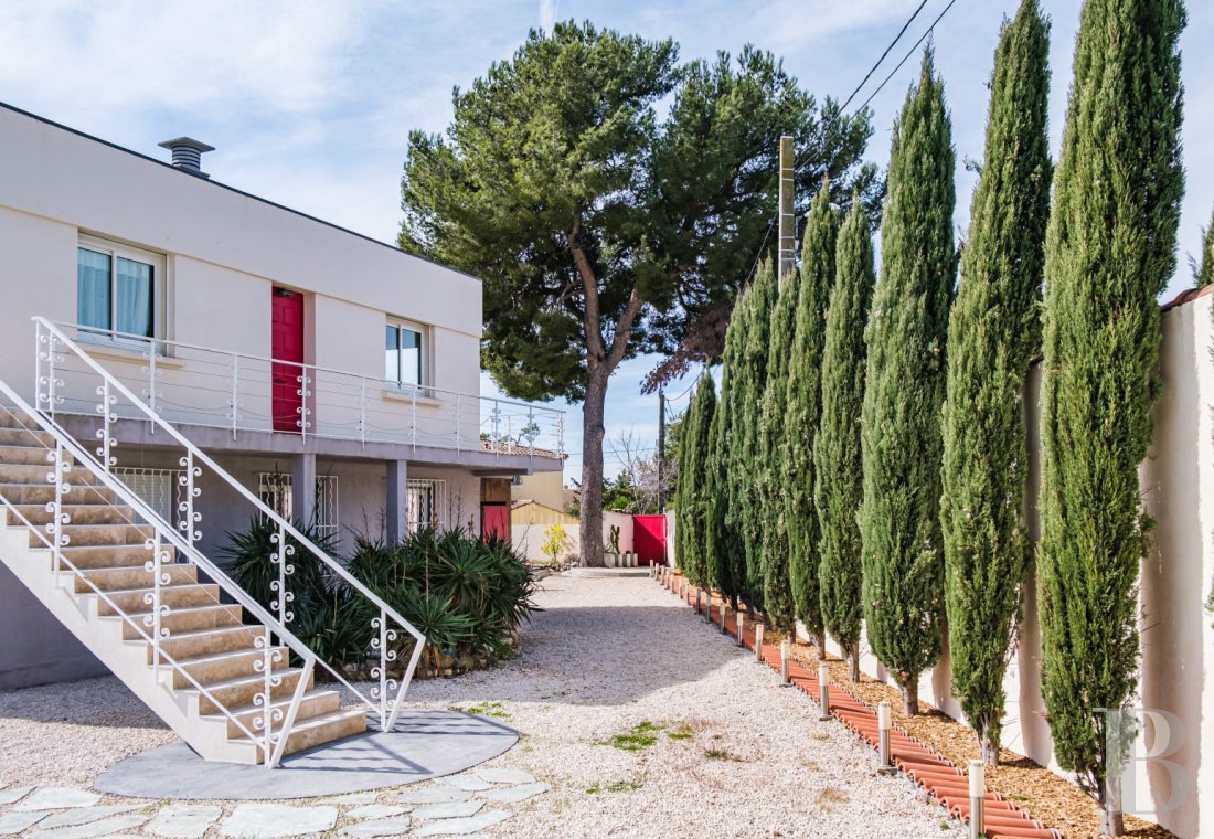 character properties France provence cote dazur   - 14