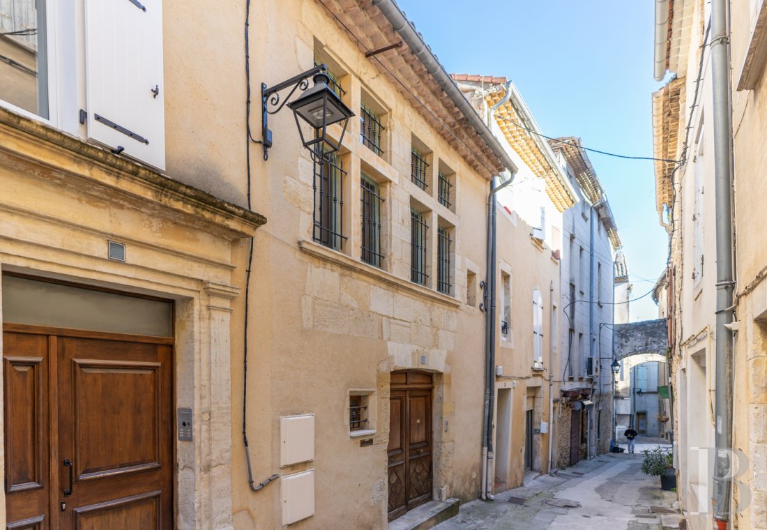 character properties France languedoc roussillon   - 2
