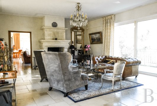 character properties France provence cote dazur   - 8