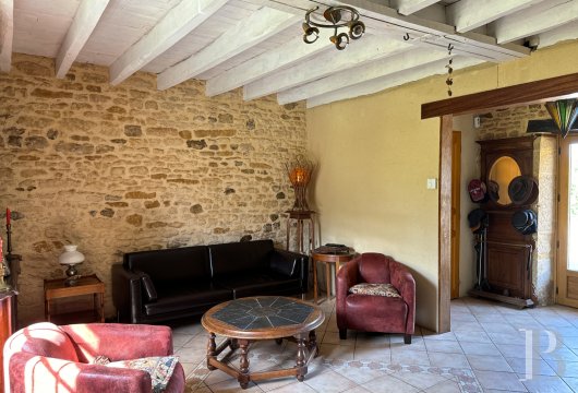 character properties France aquitaine   - 4