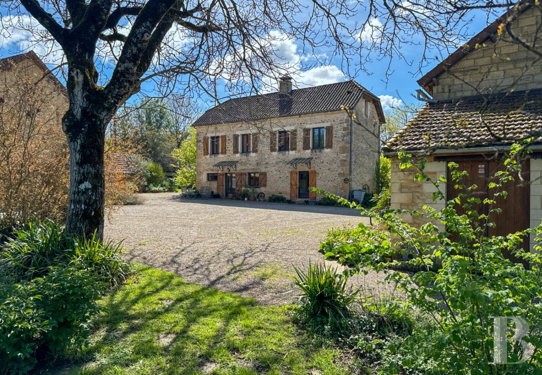 character properties France aquitaine   - 3