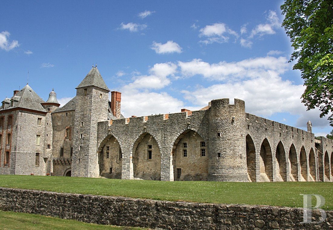 A medieval fortress transformed into a fairy tale castle  in Essonne, less than an hour from Paris - photo  n°3