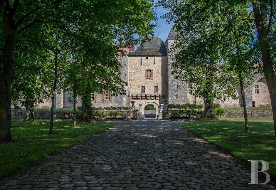 A medieval fortress transformed into a fairy tale castle  in Essonne, less than an hour from Paris - photo  n°24