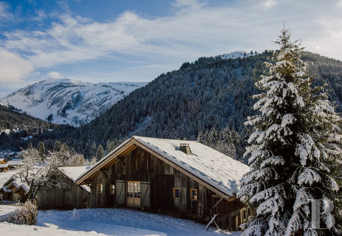 An 18th century farmhouse for large families or groups of friends  in the Channel valley, near Morzine - photo  n°1
