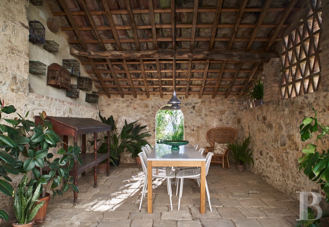 A former farmhouse inspired by design and transformed into guest cottages  in Tuscany, to the north of Siena - photo  n°22