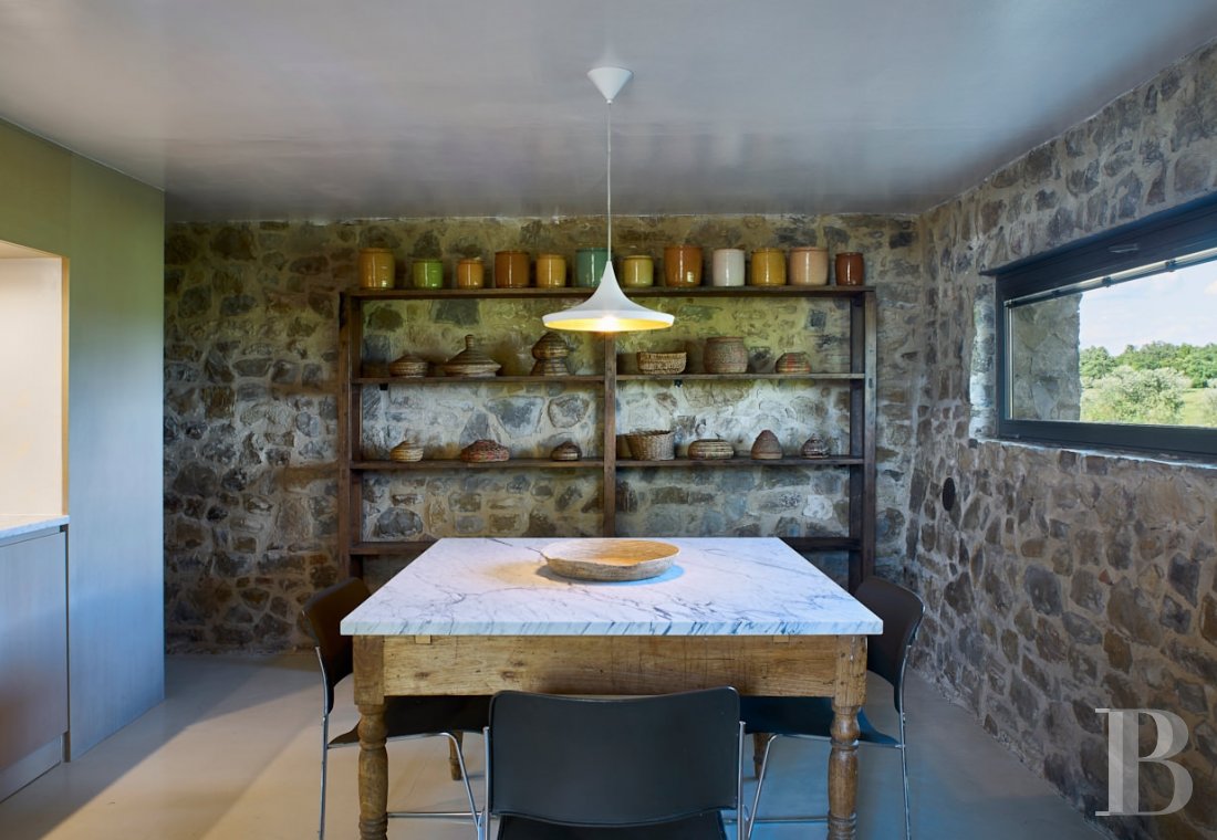 A former farmhouse inspired by design and transformed into guest cottages  in Tuscany, to the north of Siena - photo  n°19