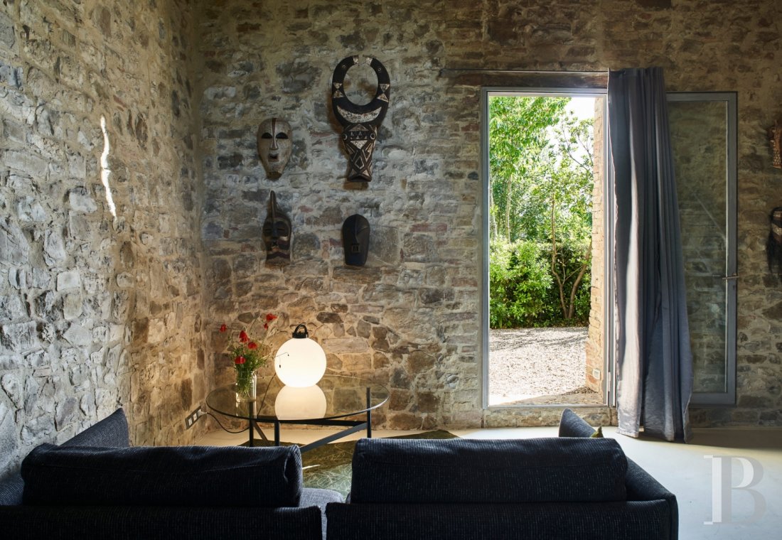 A former farmhouse inspired by design and transformed into guest cottages  in Tuscany, to the north of Siena - photo  n°20
