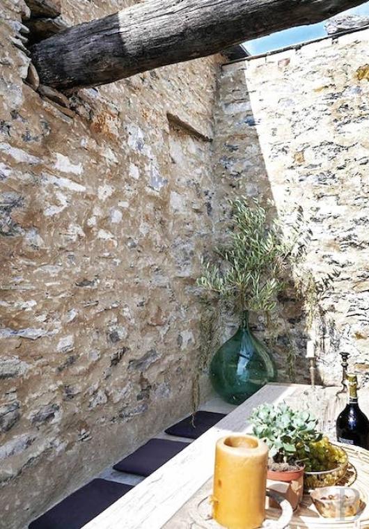 A village house saved from abandon between the sea and the mountains in Liguria - photo  n°22