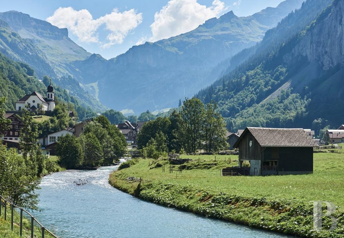 A 15th century farmhouse converted into a gîte nestled in the Schächen valley in the Swiss Canton of Uri - photo  n°3