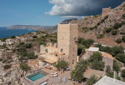 An old tower house transformed into an intimate hotel with expansive views of the Mani peninsula, to the south of the Peloponnese - photo  n°2