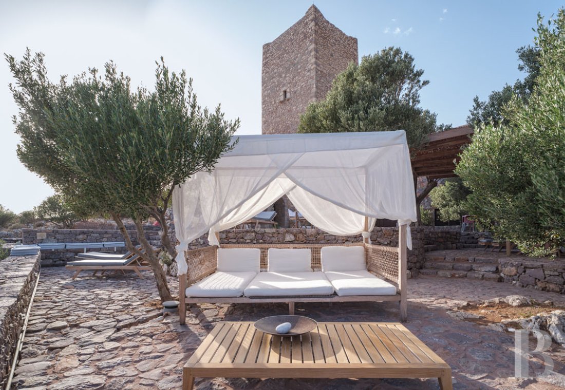 An old tower house transformed into an intimate hotel with expansive views of the Mani peninsula, to the south of the Peloponnese - photo  n°43