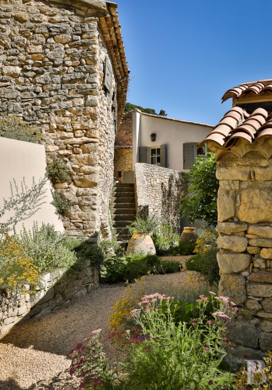 A renovated hamlet with an abundance of nature and a view of Mont Ventoux, to the south of Vaison-la-Romaine - photo  n°31