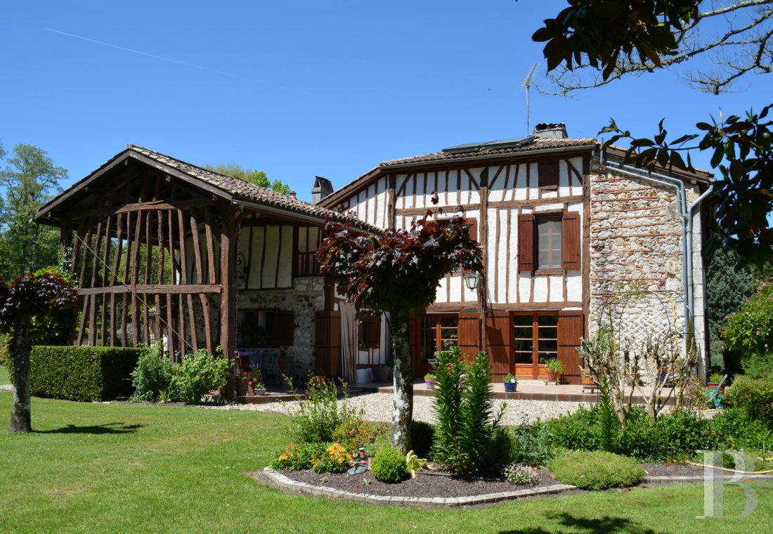 character properties France aquitaine   - 1