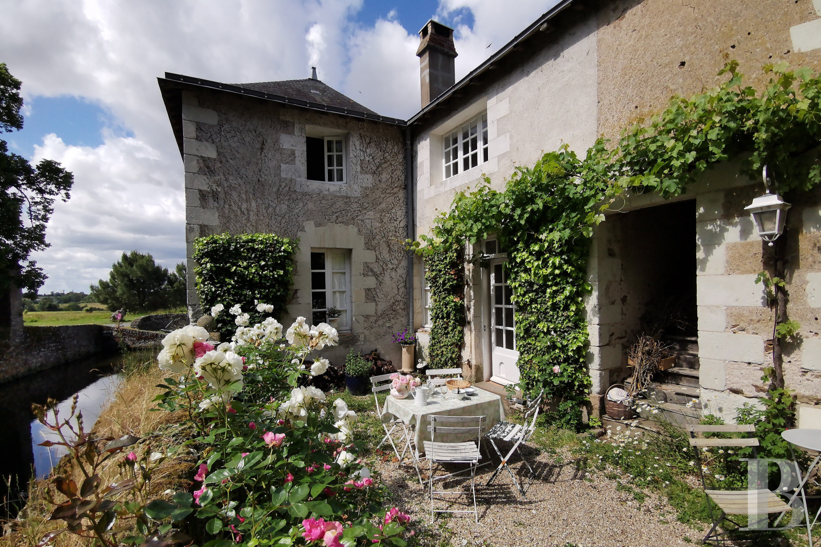 Castles / chateaux for sale in France in the Nantes vineyards