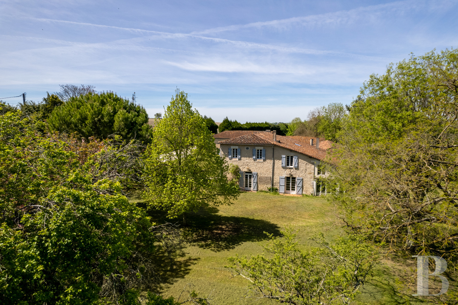 Character houses for sale in France in CharenteTuscany