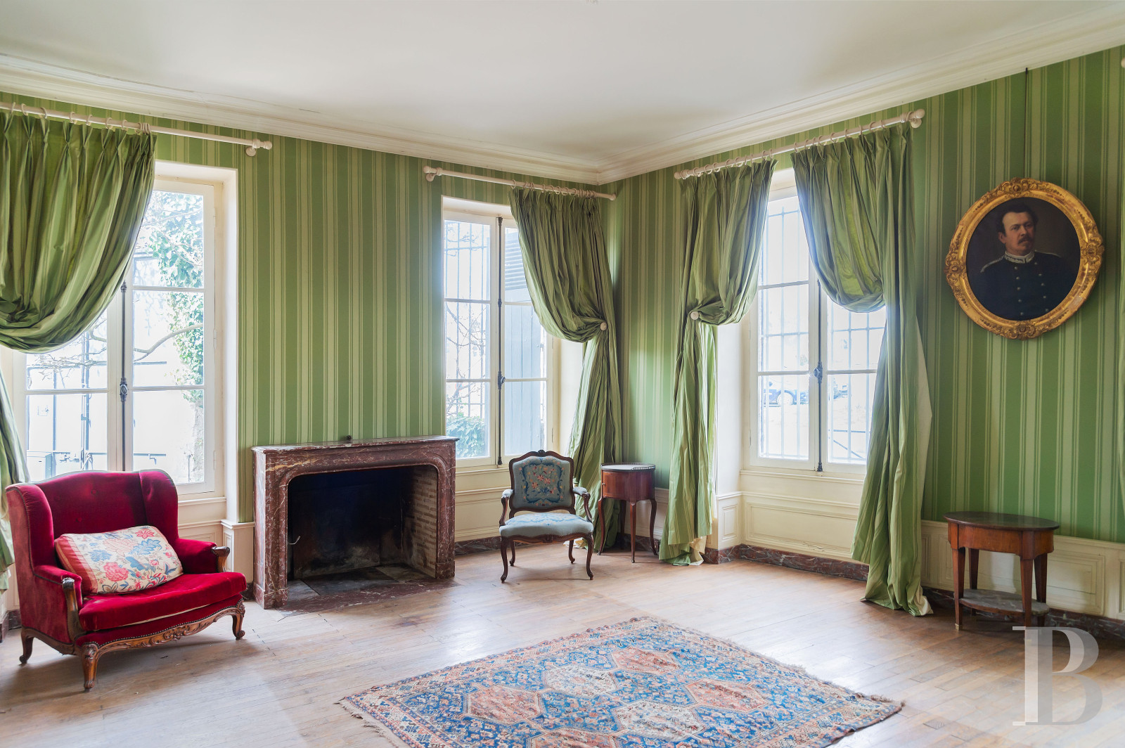 Mansion houses for sale in France between Orléans and Blois