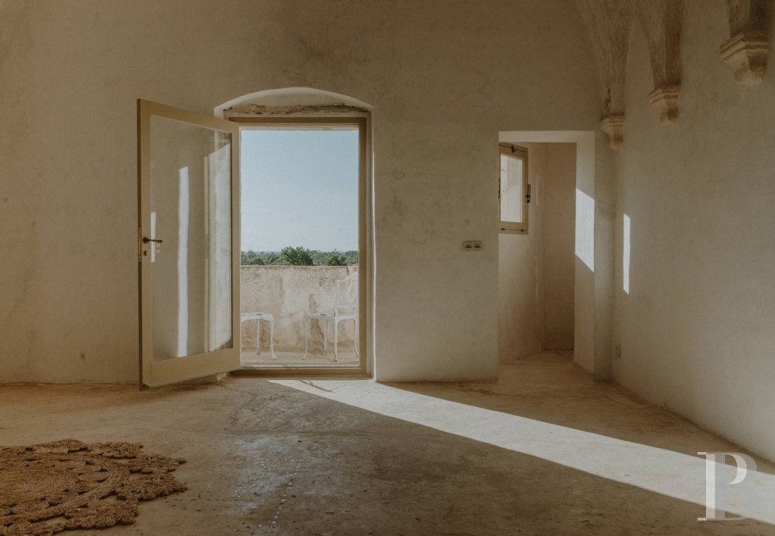 A former watch tower transformed into an elegant patrician residence in Puglia, near to Nardo - photo  n°21