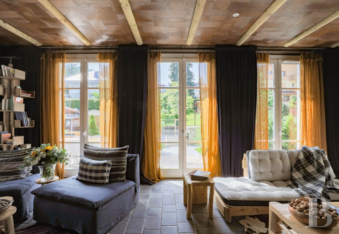 A chalet benefitting from the services of a large hotel right by the centre of Megève - photo  n°10