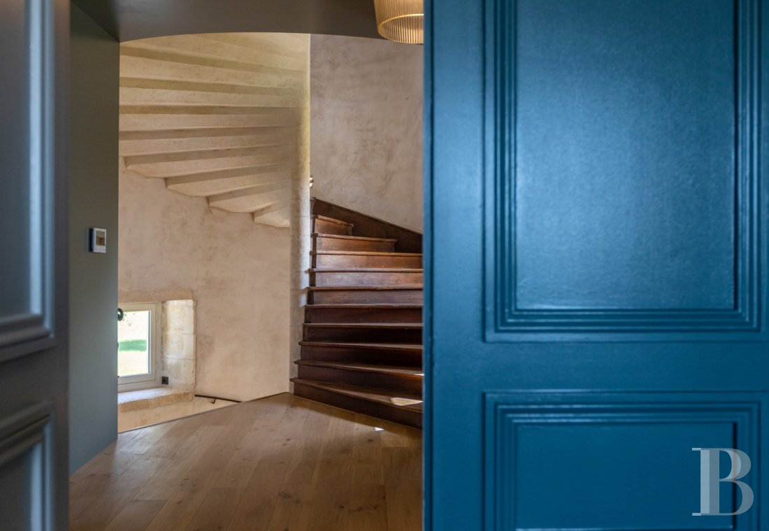 A fully renovated 15th century chateau in Poitou-Charentes, not far from Rochefort - photo  n°17
