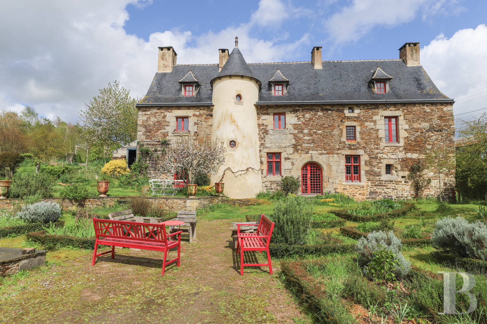 Manors for sale in France between Lamballe and Dinan in northern Brittany