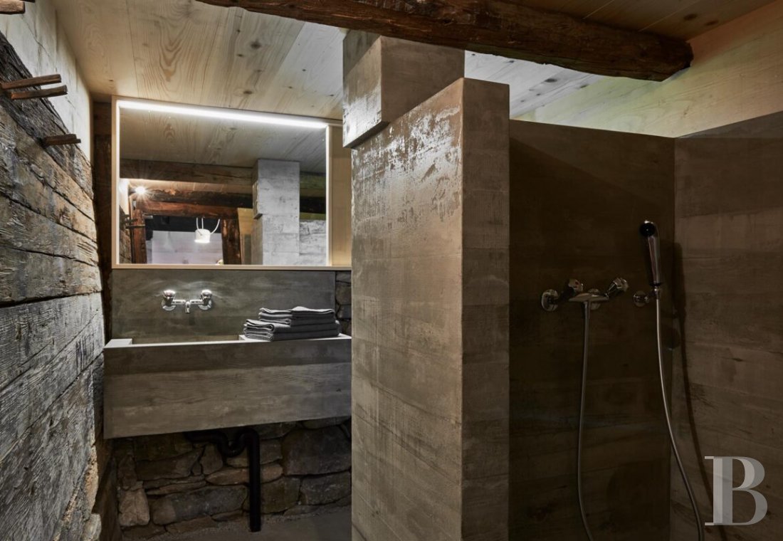 A professionally renovated 13th century chalet in the centre of Switzerland, to the east of Lucerne - photo  n°11