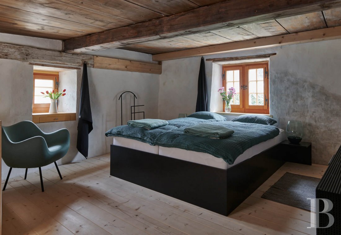 A 17th century chalet saved from abandon in Souboz, in the Canton of Jura - photo  n°12