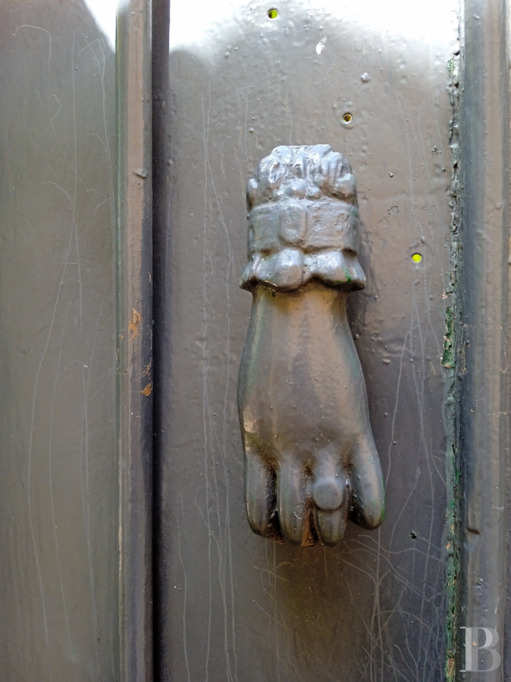 Village houses for sale in France between Avignon and Nîmes