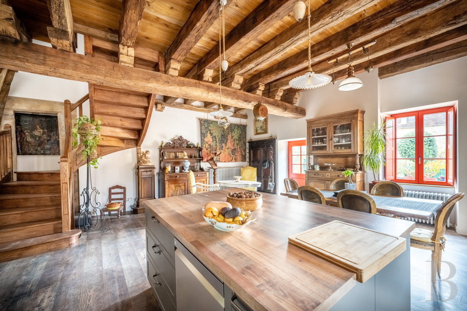 Character houses for sale Dordogne valley in France