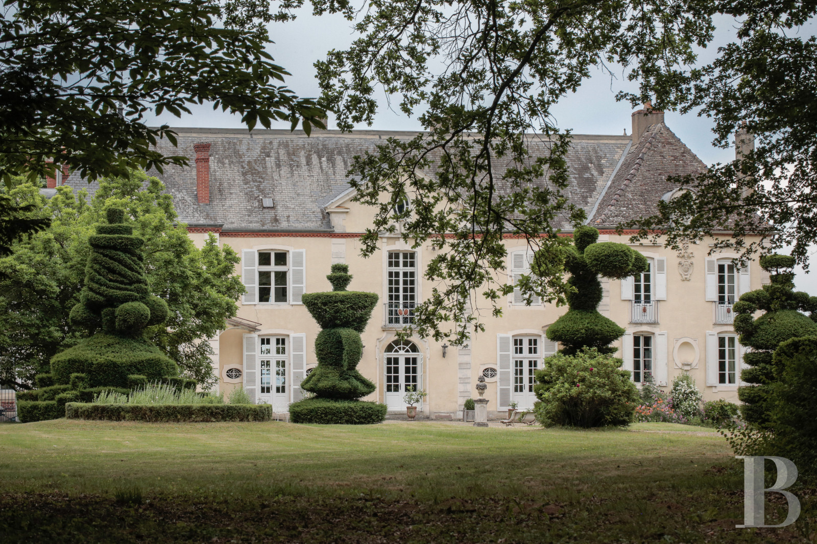 Castles / chateaux for sale in France near Beaune