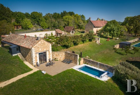 A 14th century estate surrounded by 13 hectares of woods and meadows between Bergerac and Saint-Astier in the Dordogne - photo  n°48