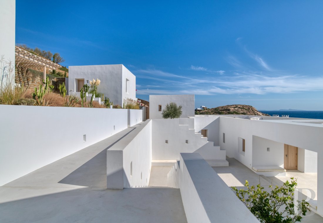 A group of houses between sky and sea on Ios in the Cyclades - photo  n°8