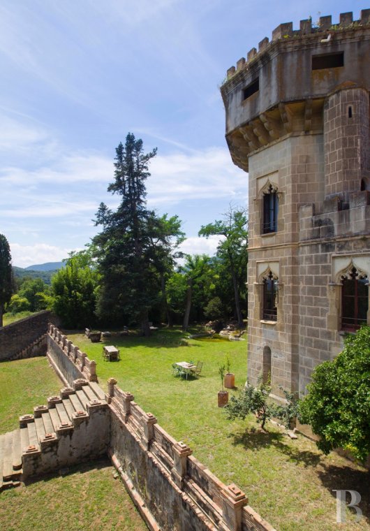 A thousand-year-old estate surrounded by wooded hills north of Girona in Catalonia - photo  n°4