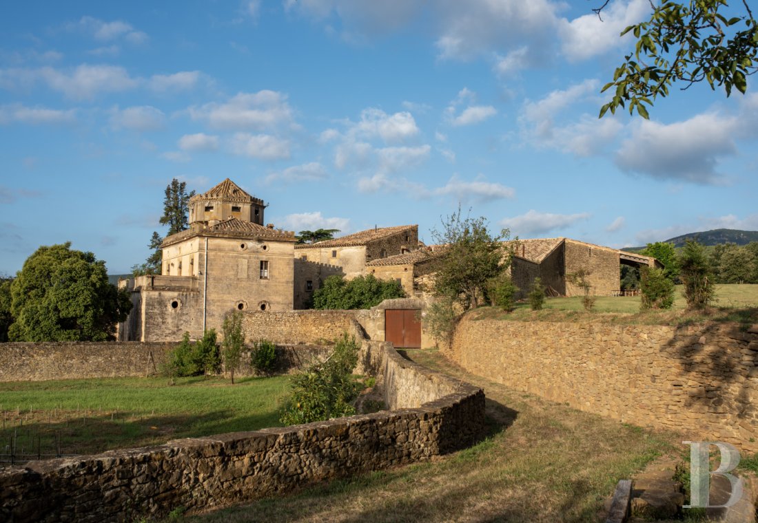 A thousand-year-old estate surrounded by wooded hills north of Girona in Catalonia - photo  n°39