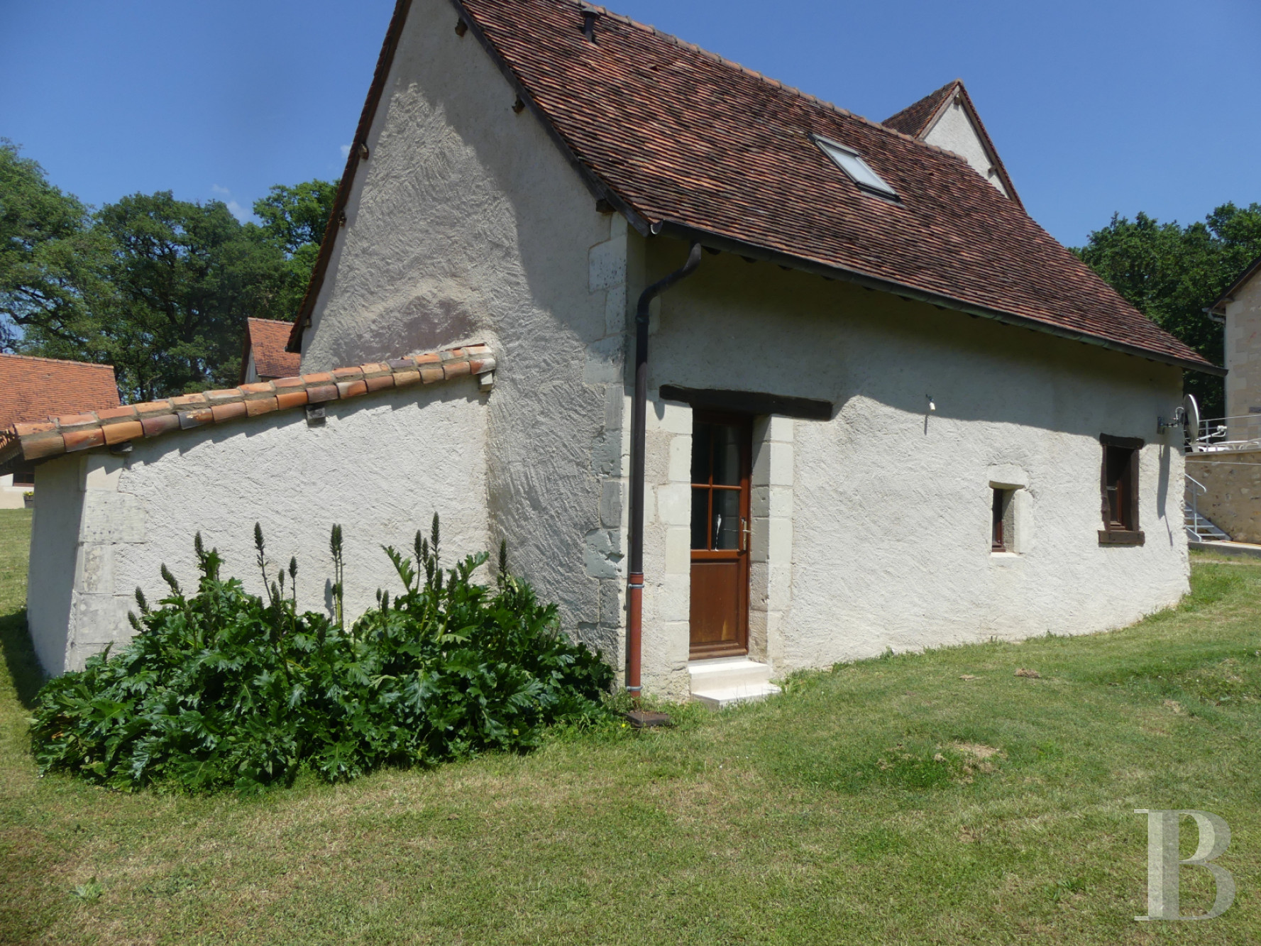 Character houses for sale vienne department in France