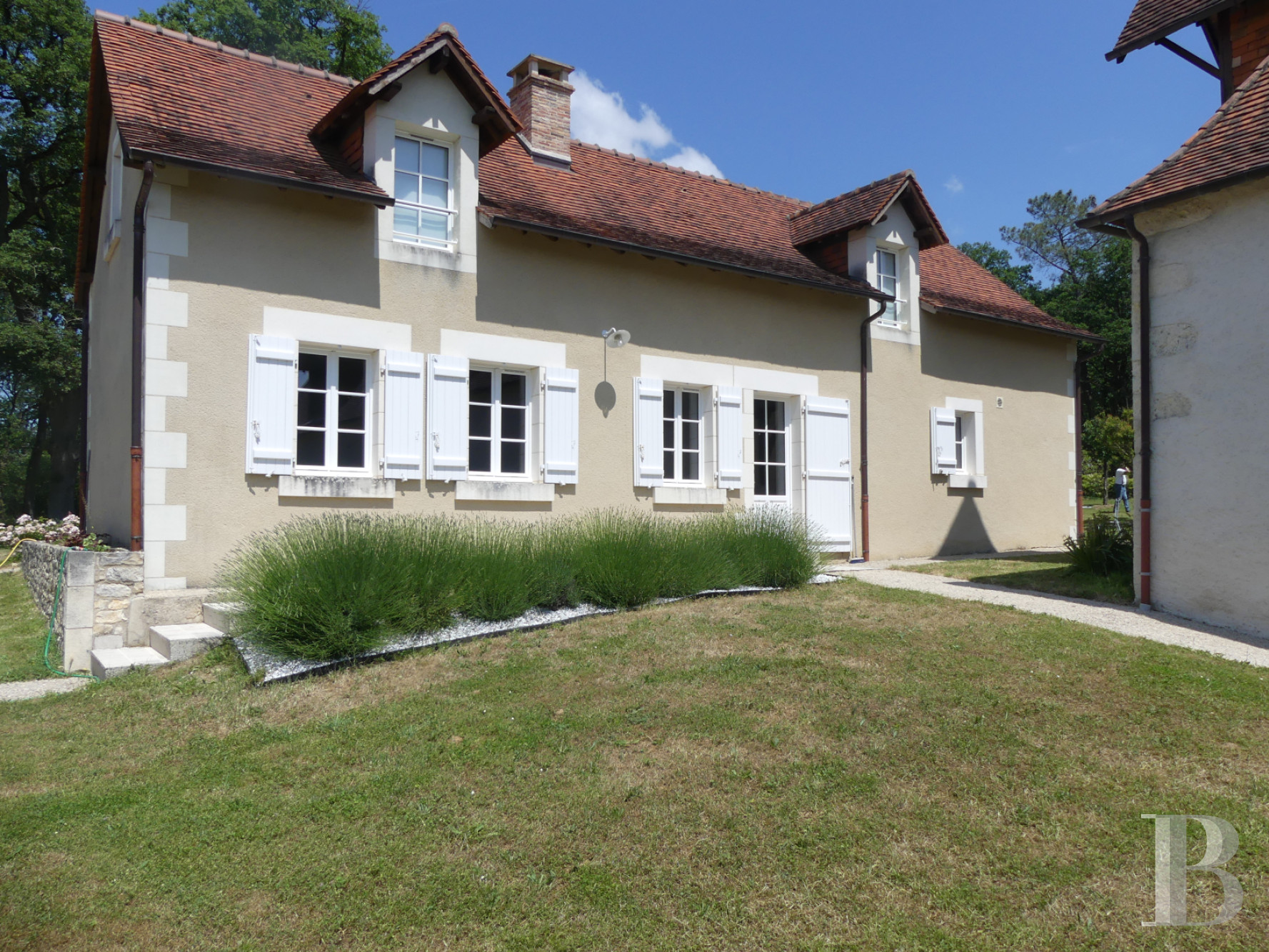 Character houses for sale vienne department in France