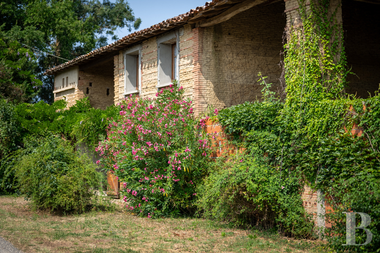 Character houses for sale in France 20 minutes from Montauban