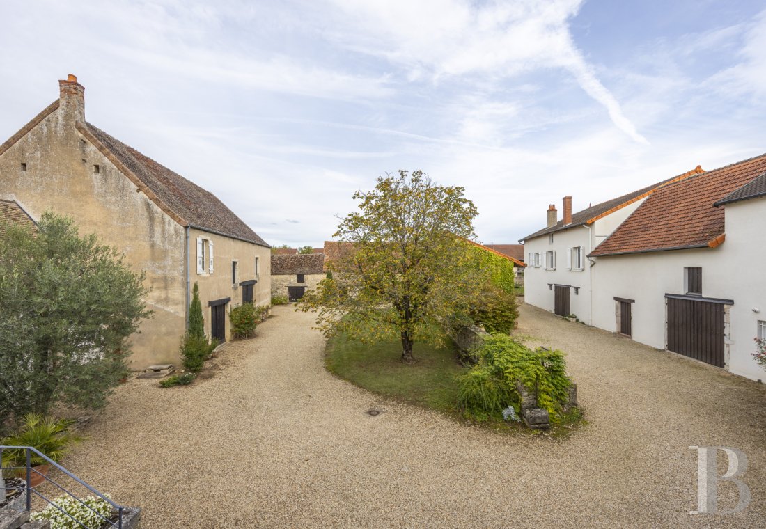 Residences for sale in France between Beaune and ChalonsurSaône