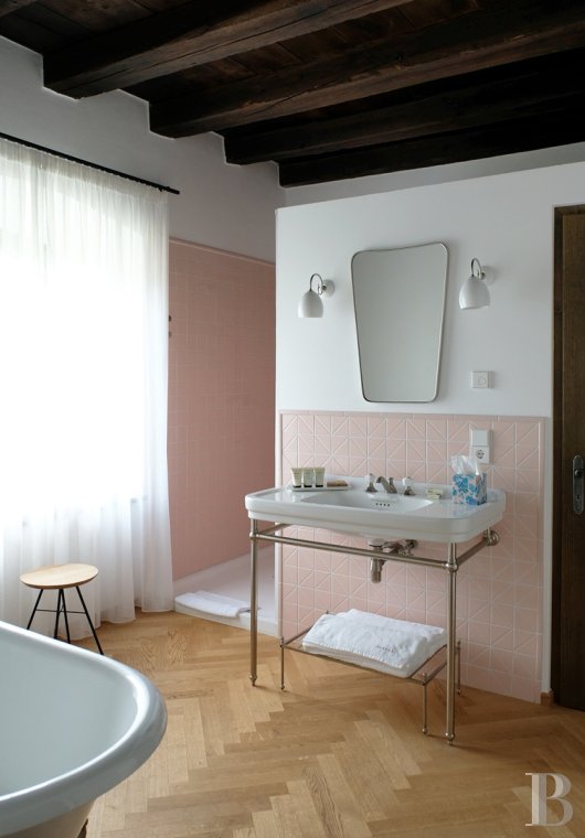 A centuries-old house transformed into a refined hotel in the Trentino-Alto Adige region in northern Italy  - photo  n°33