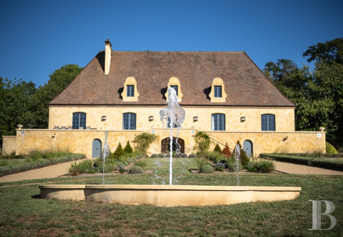 A country manor built in 17th century Périgord style south of Sarlat-la-Caneda in the Dordogne - photo  n°38