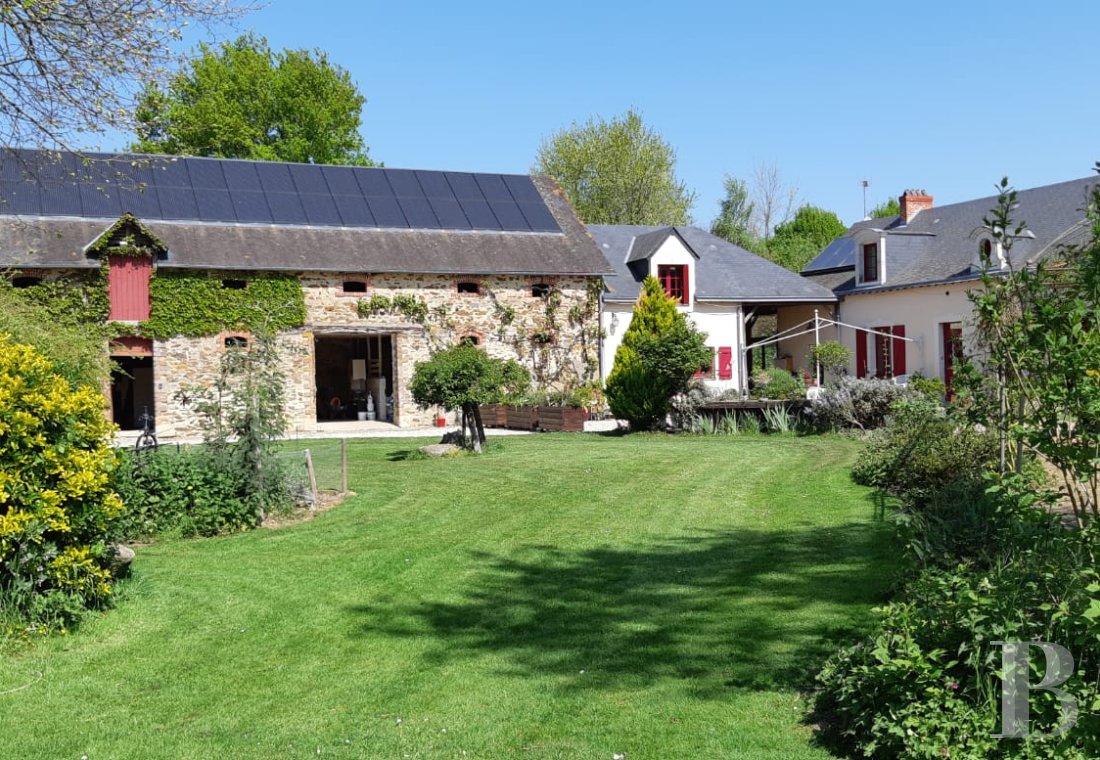 Character houses for sale in France in ChâteauGontier in Frances