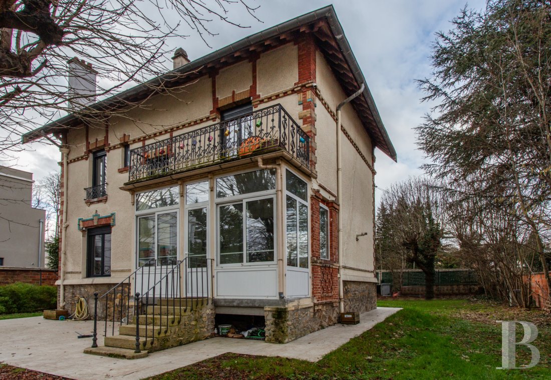 Houses for sale in France in the town of Andrésy, near Paris