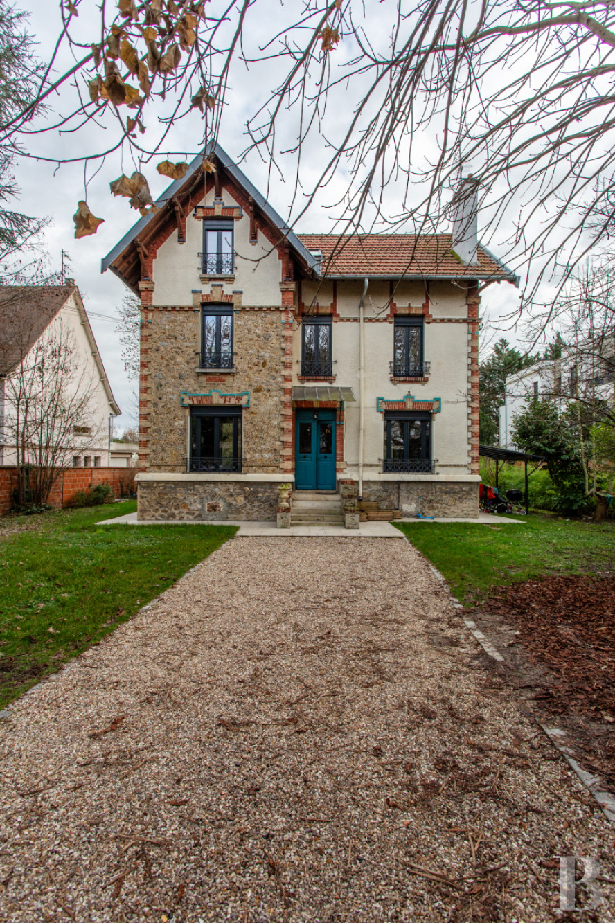 Houses for sale in France in the town of Andrésy, near Paris