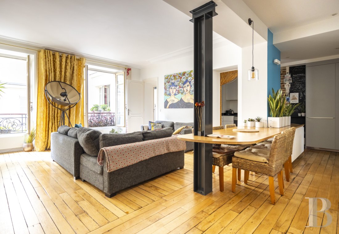 apartments for sale - paris - A renovated 147m² Parisian apartment with an independent section, nestled in a calm spot close to shops, between the vibrant Arts-et-Métiers and Enfants-Rouge districts