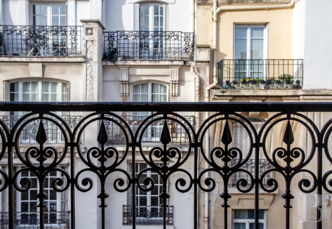 apartments for sale in France 7th and 15th arrondissements meet