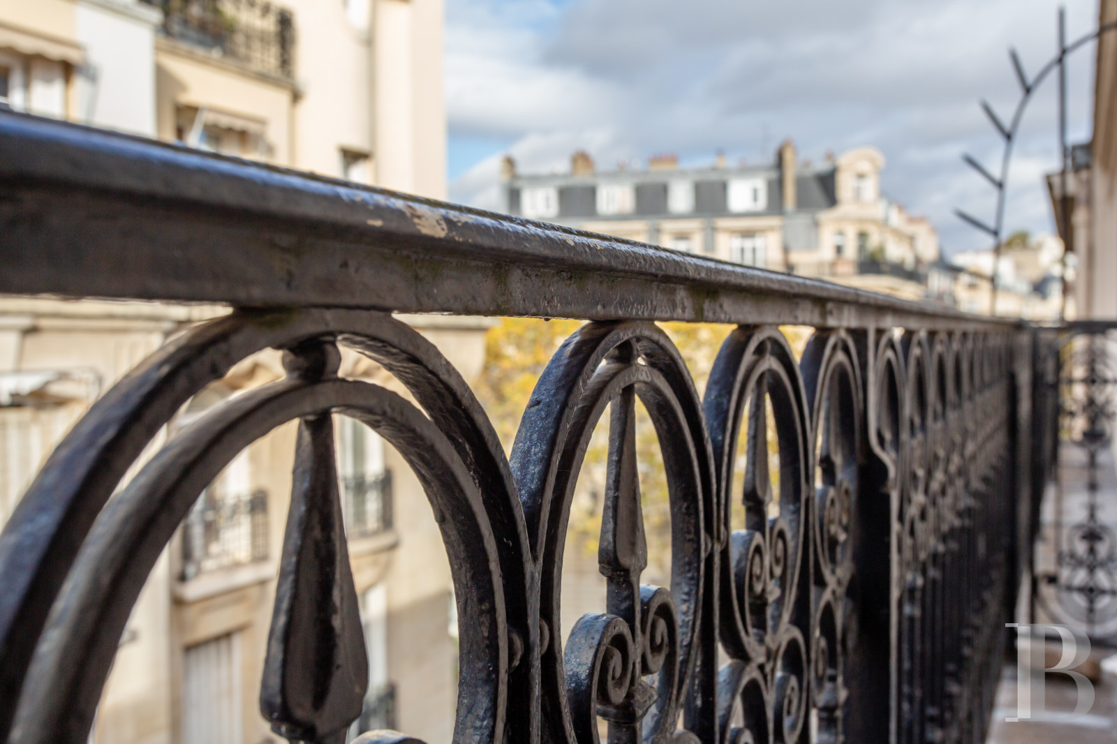 apartments for sale in France 7th and 15th arrondissements meet