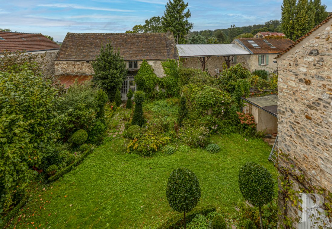 Houses for sale - paris - A 240 m² barn/workshop with garden awaiting restoration,  part of a former farmstead, in the heart of the village of Saint-Nom-la-Bretèche 