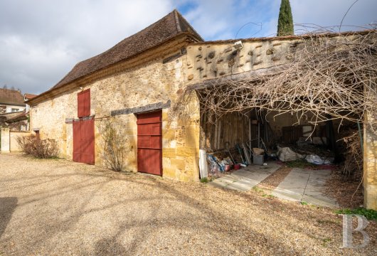 character properties France aquitaine   - 19