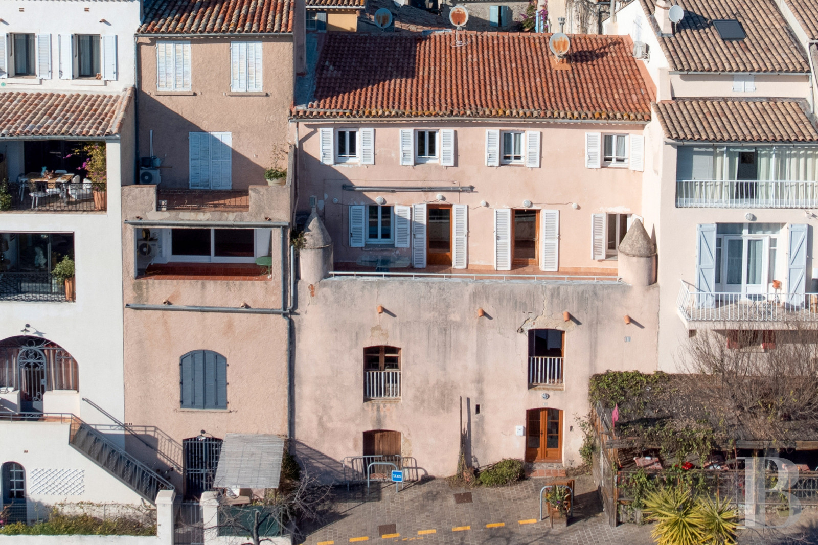 Village houses for sale in France in Le Castellet in Provence