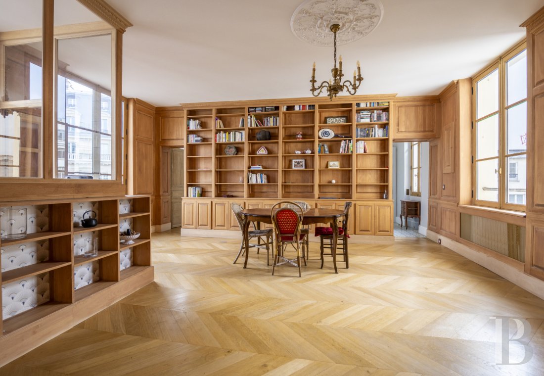apartments for sale - paris - A 92m² Parisian apartment in the French capital’s 1st arrondissement,  nestled near the Louvre Museum in the Palais Royal district
